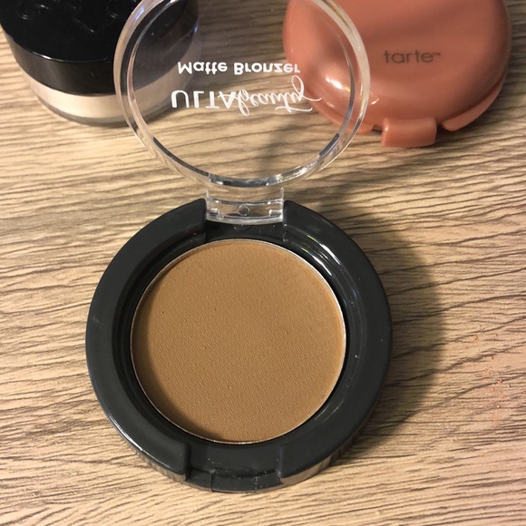 Bronzer & Setting powder bundle! - Picture 2 of 7